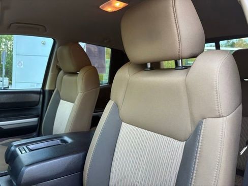 Used 2017 Toyota Tundra SR5 w/ SR5 Upgrade Package image 12