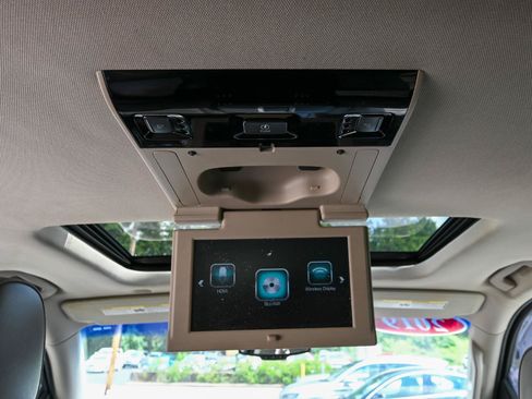 Used 2019 GMC Yukon Denali w/ Denali Ultimate Package AWD/4WD image 18
