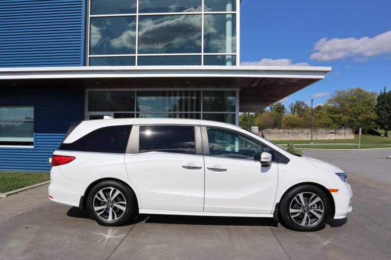 Used 2021 Honda Odyssey Touring image 2
