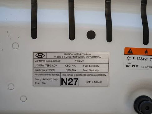 Certified 2024 Hyundai Ioniq 5 SEL RWD image 27