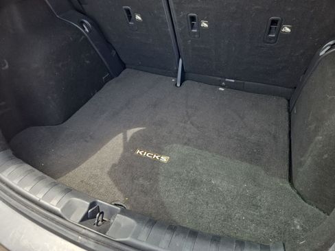 Used 2019 Nissan Kicks S FWD image 30