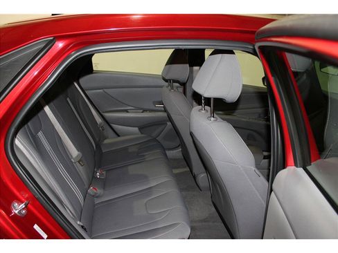 Used 2023 Hyundai Elantra SEL w/ Convenience Package image 19