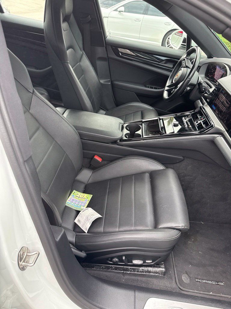 Certified 2025 Porsche Panamera RWD image 30