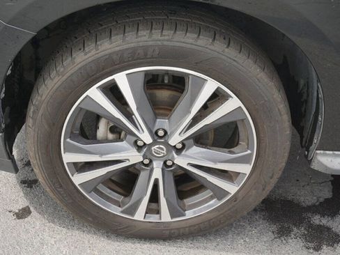 Used 2020 Nissan Pathfinder Platinum image 15