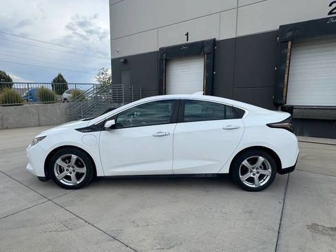 Used 2016 Chevrolet Volt LT FWD image 2