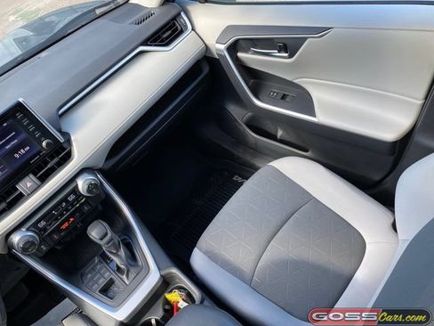Used 2019 Toyota RAV4 XLE w/ Convenience Package AWD/4WD image 16