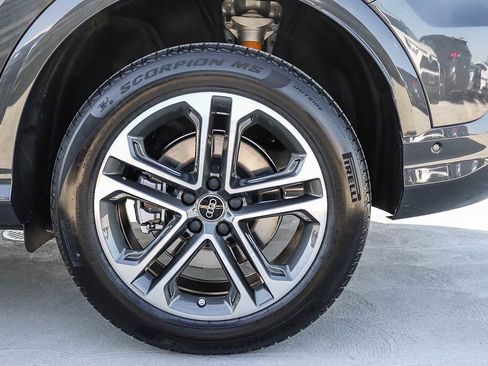 New 2025 Audi Q5 Premium image 13
