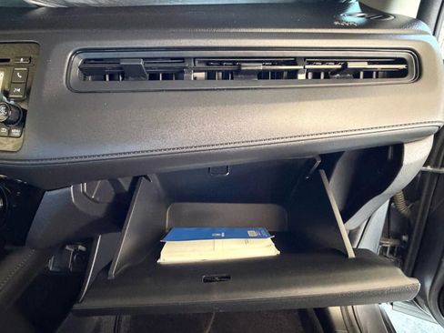 Used 2016 Honda HR-V LX image 39