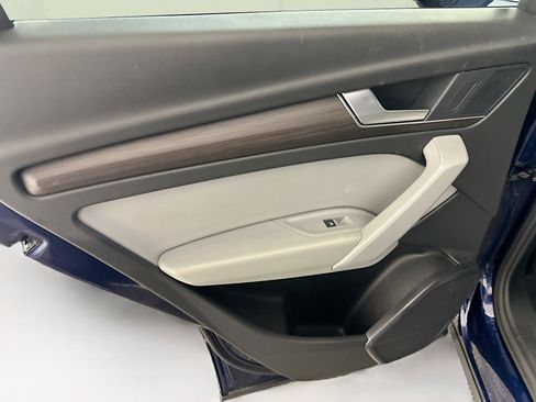 Used 2022 Audi Q5 2.0T Premium w/ Convenience Package image 28