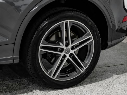 Used 2018 Audi SQ5 Premium Plus w/ Navigation Package AWD/4WD image 57