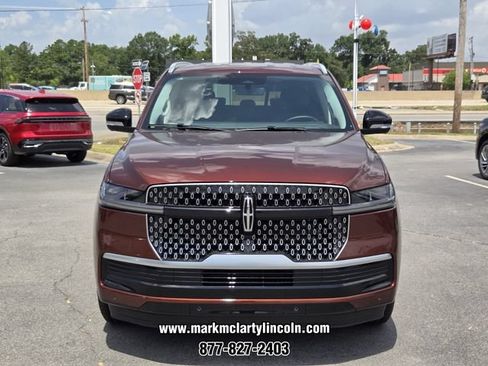 New 2027 Lincoln Navigator Premiere AWD/4WD image 6