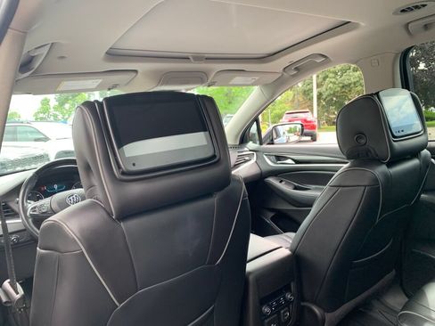 Used 2019 Buick Enclave Avenir w/ Avenir Technology Package AWD/4WD image 26
