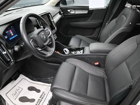 Used 2026 Volvo XC40 B5 Plus AWD/4WD image 32