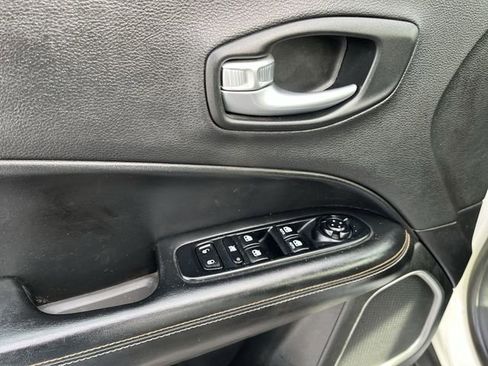 Used 2018 Jeep Compass Sport image 17