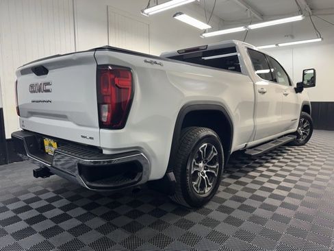 Used 2020 GMC Sierra 1500 SLE w/ Preferred Package image 4
