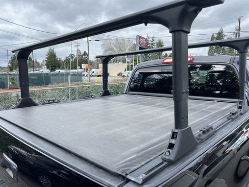 Used 2013 Toyota Tundra Platinum image 25