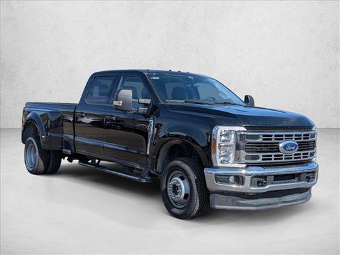 Used 2024 Ford F350 XLT image 3