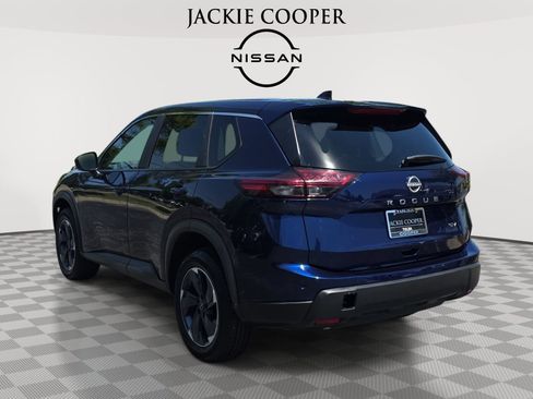 Used 2025 Nissan Rogue SV FWD image 7