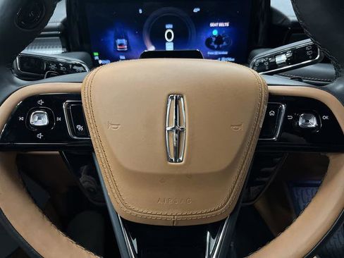 Used 2025 Lincoln Aviator Black Label image 18