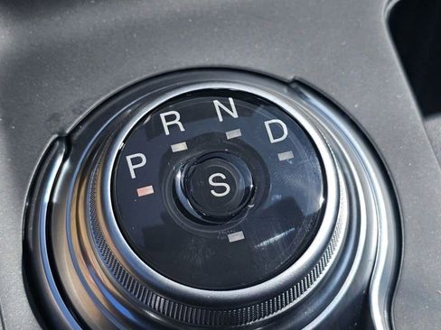 New 2024 Ford Edge SE image 2