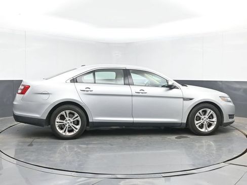 Used 2013 Ford Taurus SEL FWD image 11