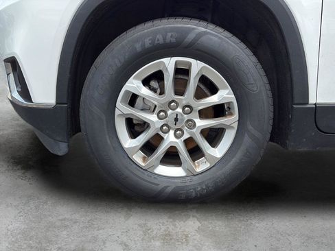 Used 2020 Chevrolet Traverse LT FWD image 22
