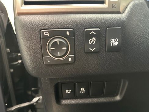Used 2014 Lexus GX 460 w/ Premium Package AWD/4WD image 25
