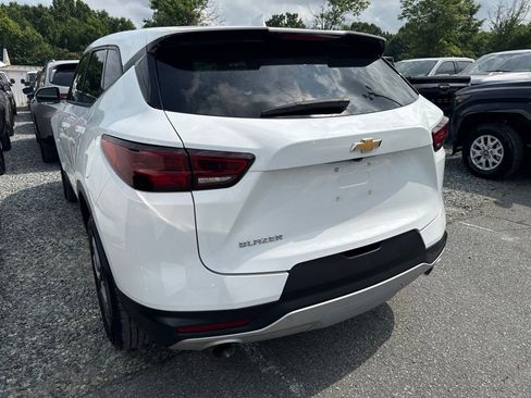 Used 2025 Chevrolet Blazer LT FWD image 4