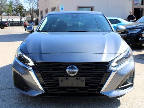 Used 2023 Nissan Altima 2.5 SV w/ SV Premium Package FWD image 8