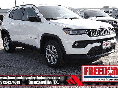 New 2026 Jeep Compass Latitude image 7