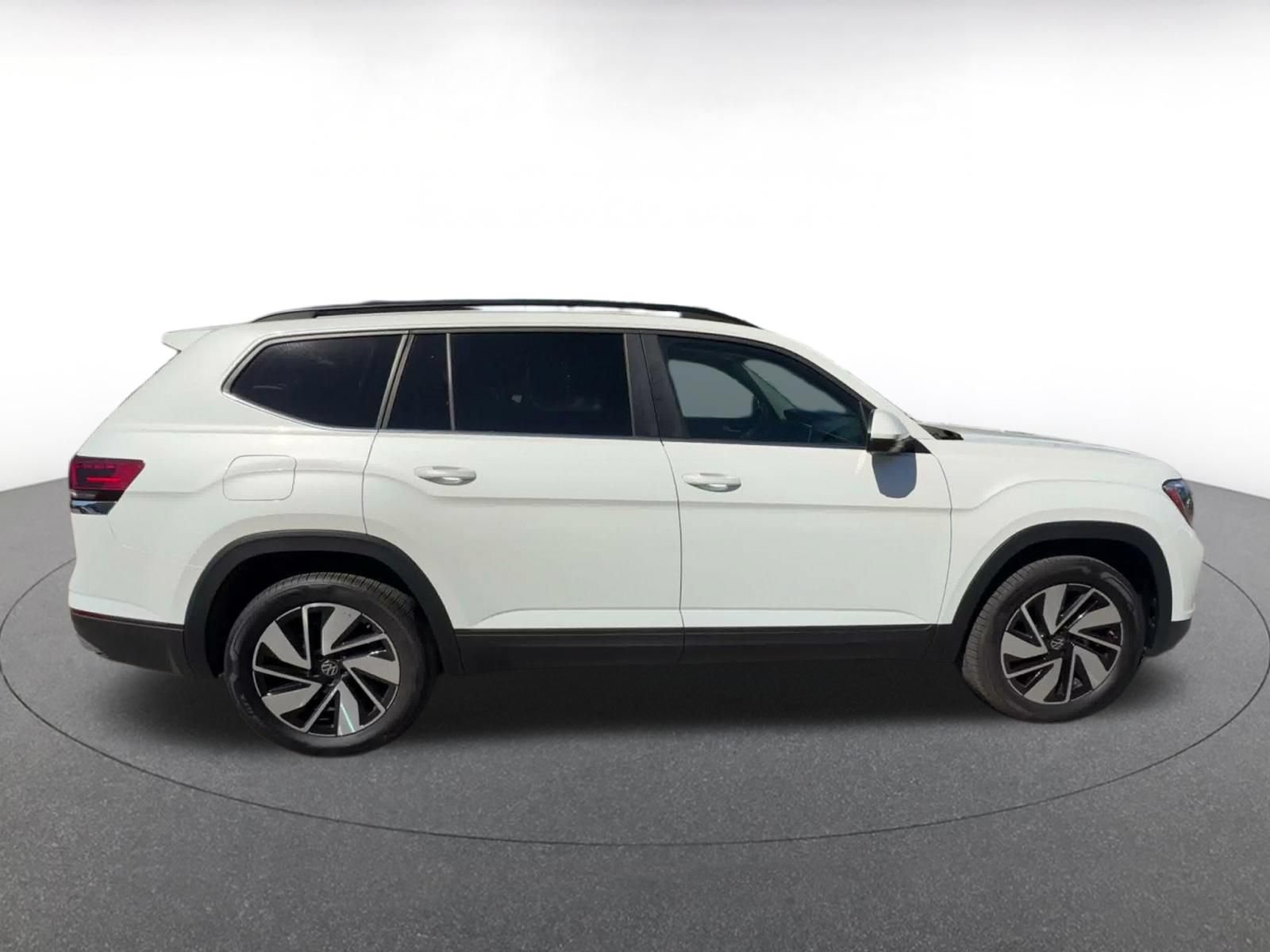 Used 2026 Volkswagen Atlas SE FWD image 15