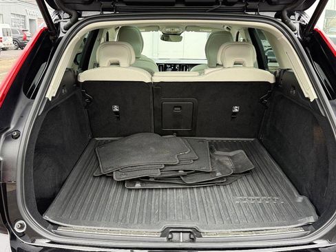 Certified 2023 Volvo XC60 B5 Plus w/ Climate Package image 5