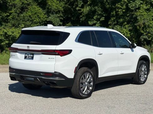 Used 2025 Buick Enclave Preferred AWD/4WD image 13