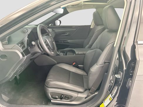 Used 2025 Lexus ES 350 w/ Accessory Package (Z2) FWD image 17