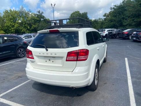 Used 2018 Dodge Journey SE w/ Connectivity Group FWD image 4