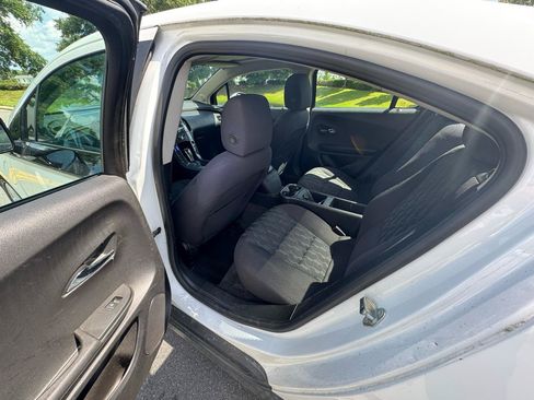 Used 2014 Chevrolet Volt w/ Enhanced Safety Package 1 FWD image 14
