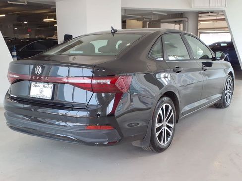 Used 2026 Volkswagen Jetta Sport FWD image 4