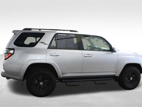Used 2019 Toyota 4Runner TRD Off-Road Premium AWD/4WD image 18