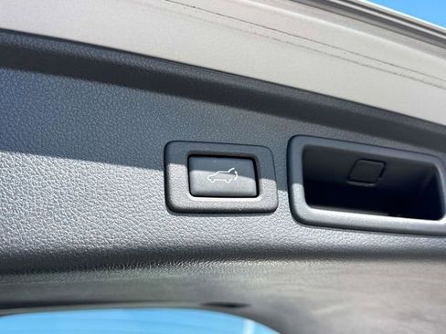 Used 2017 Subaru Forester 2.5i Limited w/ Popular Package #2 image 22