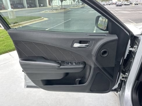 Used 2022 Dodge Charger SXT w/ Blacktop Package image 14