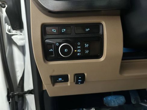 Used 2023 Ford F450 Lariat w/ Lariat Ultimate Package image 27