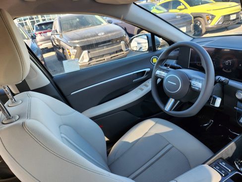 New 2025 Hyundai Sonata SEL image 19