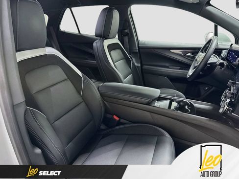 Used 2024 Chevrolet Blazer EV LT AWD/4WD image 31