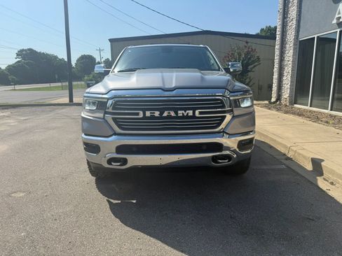Used 2019 RAM 1500 Laramie AWD/4WD image 3
