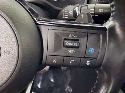 Used 2022 Nissan Rogue SV w/ SV Premium Package image 15