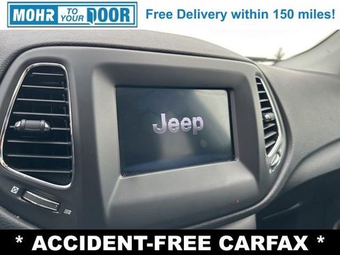 Used 2018 Jeep Compass Latitude w/ Popular Equipment Group image 16