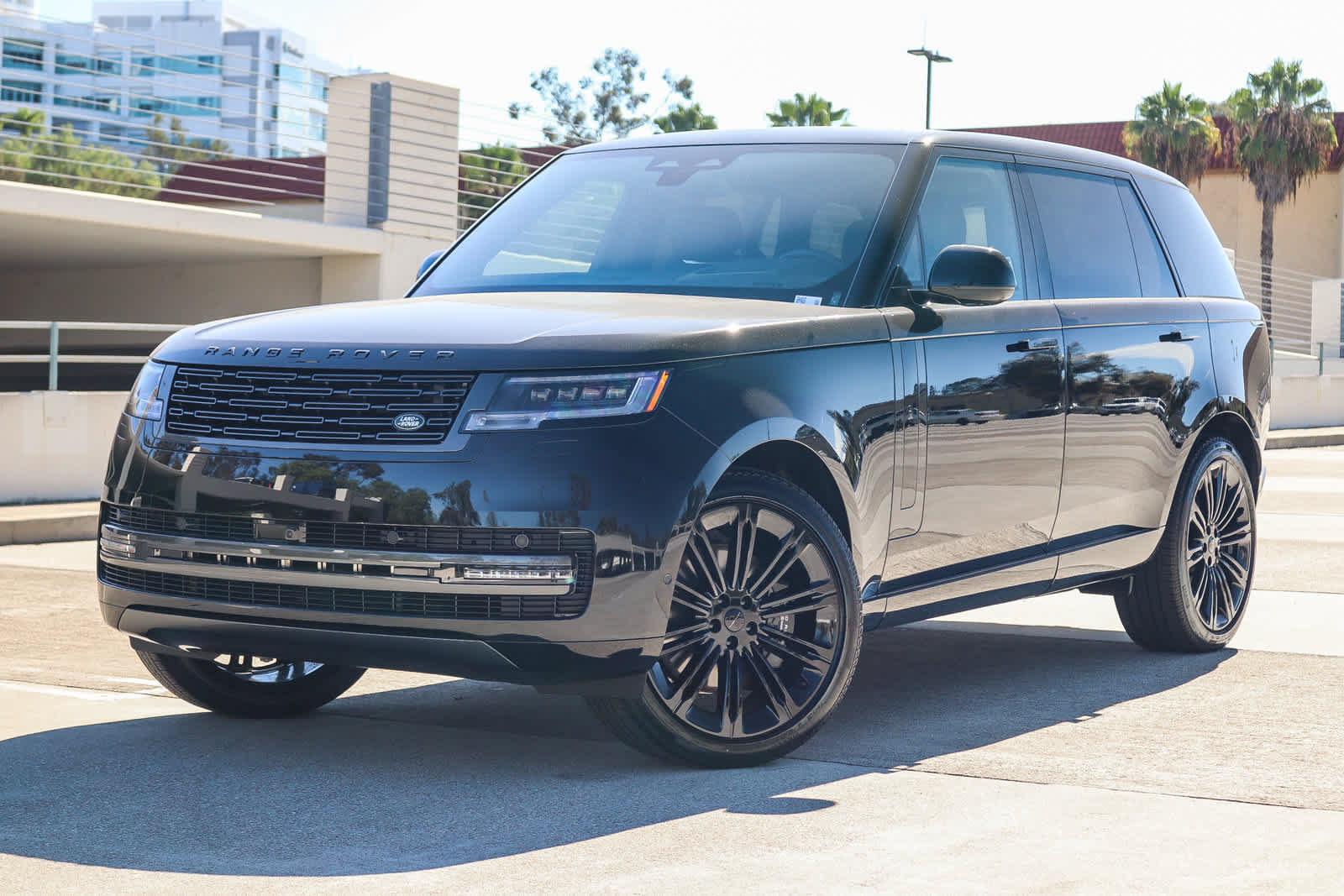 New 2026 Land Rover Range Rover Long Wheelbase SE AWD/4WD image 1