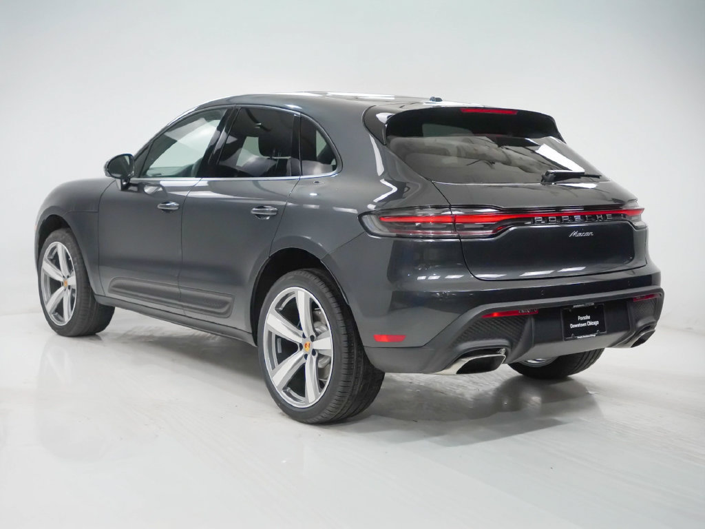 Certified 2026 Porsche Macan AWD/4WD image 3