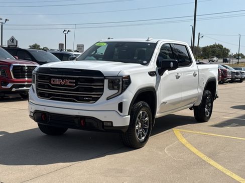 Used 2025 GMC Sierra 1500 AT4 AWD/4WD image 13