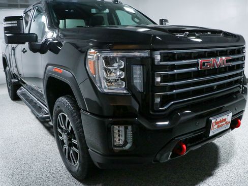 Used 2022 GMC Sierra 2500 AT4 w/ AT4 Preferred Package AWD/4WD image 5